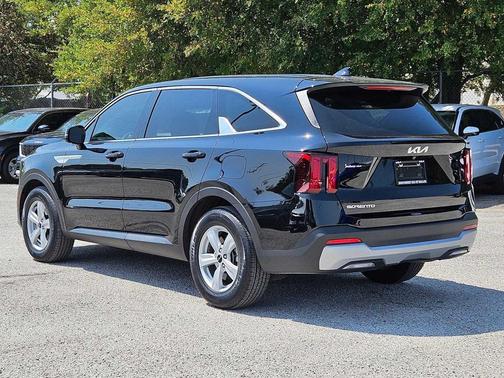 2024 Kia Sorento LX