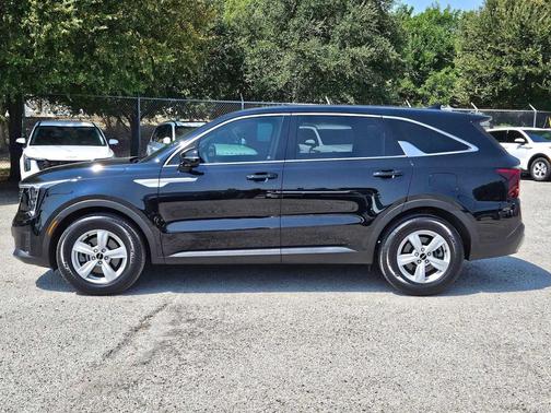 2024 Kia Sorento LX