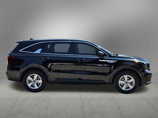 2024 Kia Sorento LX