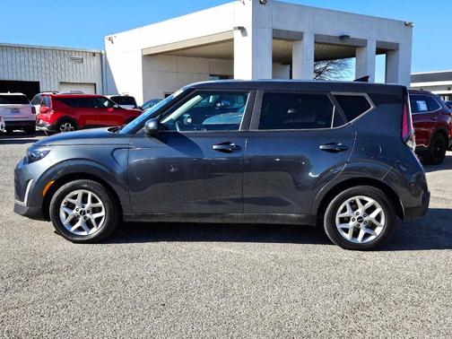 2024 Kia Soul LX