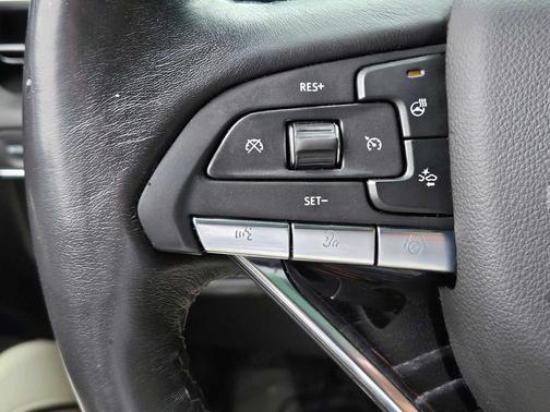 Crystal White Tri-Coat 2021 Cadillac Escalade ESV Premium Luxury