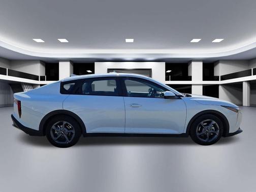 2025 Kia K4 