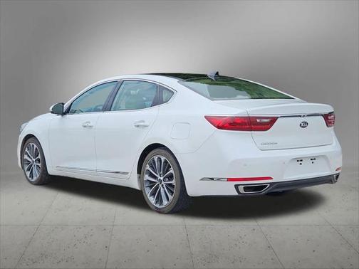 2019 Kia Cadenza Technology