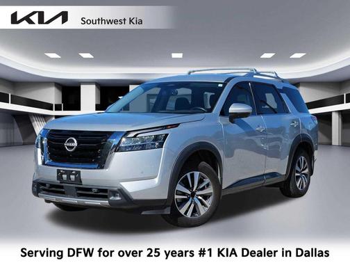 2022 Nissan Pathfinder SL