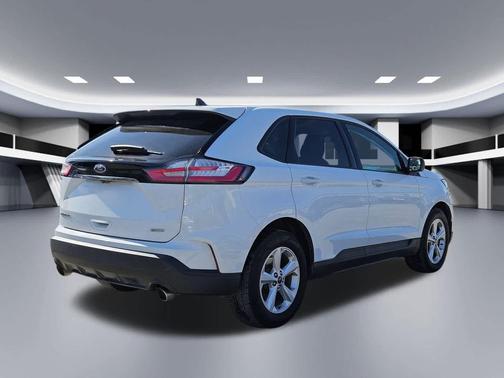 2020 Ford Edge SE