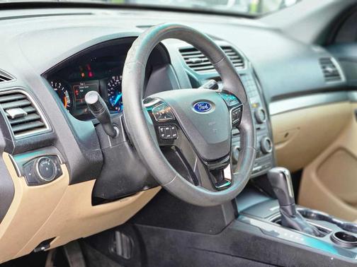 2016 Ford Explorer Base