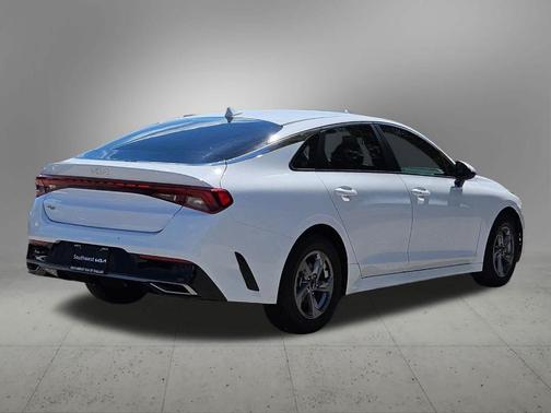 2022 Kia K5 LXS