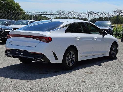 2022 Kia K5 LXS