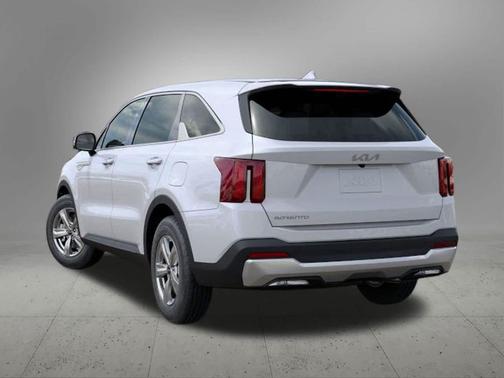2025 Kia Sorento LX