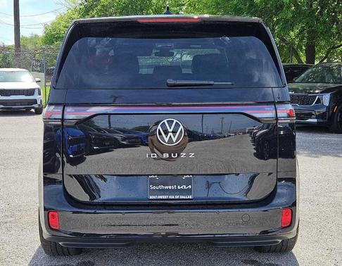 Deep Black Pearl Effect 2025 Volkswagen ID. Buzz Pro S