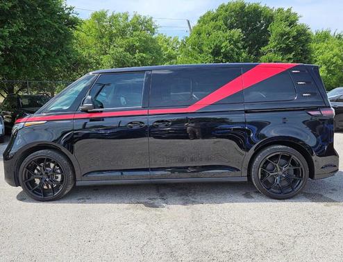 Deep Black Pearl Effect 2025 Volkswagen ID. Buzz Pro S