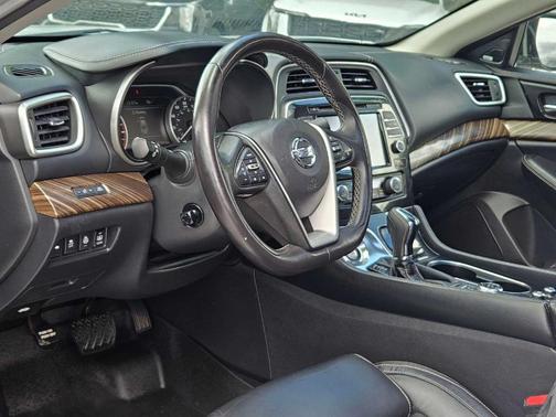 Brilliant Silver 2017 Nissan Maxima 3.5 Platinum