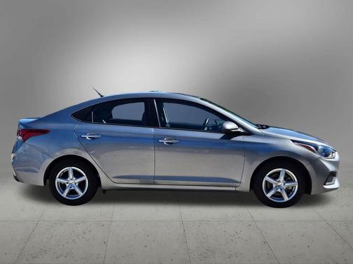 2021 Hyundai Accent SE
