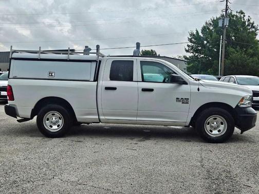 Bright White Clearcoat 2022 RAM 1500 Classic Tradesman