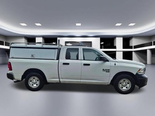 Bright White Clearcoat 2022 RAM 1500 Classic Tradesman