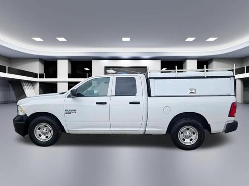Bright White Clearcoat 2022 RAM 1500 Classic Tradesman