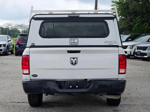 Bright White Clearcoat 2022 RAM 1500 Classic Tradesman