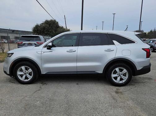 2022 Kia Sorento LX