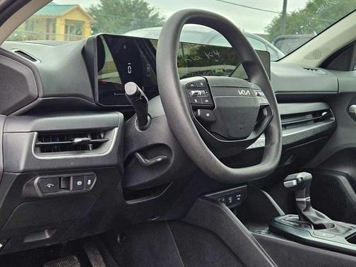 Snow White Pearl 2025 Kia K4