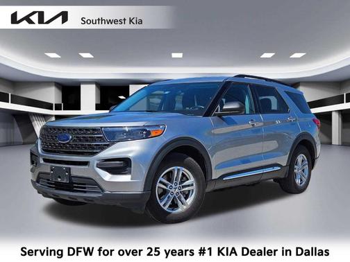 Iconic Silver Metallic 2023 Ford Explorer XLT