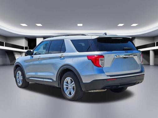 Iconic Silver Metallic 2023 Ford Explorer XLT