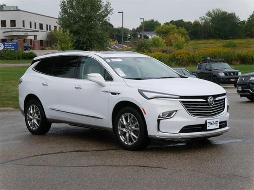 2023 Buick Enclave Essence AWD