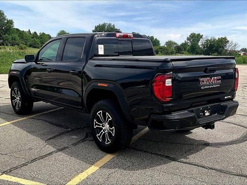 Onyx Black 2024 GMC Canyon AT4