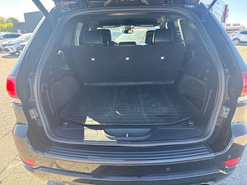 Diamond Black Crystal Pearlcoat 2019 Jeep Grand Cherokee Altitude