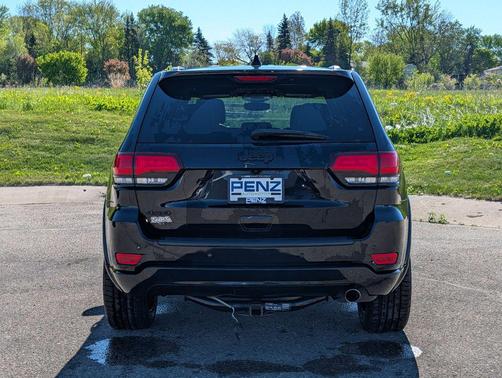 Diamond Black Crystal Pearlcoat 2019 Jeep Grand Cherokee Altitude