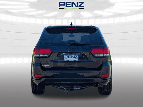 Diamond Black Crystal Pearlcoat 2019 Jeep Grand Cherokee Altitude