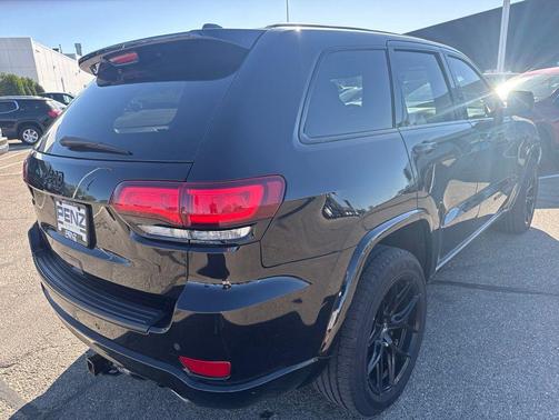 Diamond Black Crystal Pearlcoat 2019 Jeep Grand Cherokee Altitude