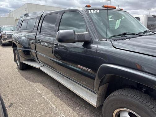 2004 GMC Sierra 3500 SLE Crew Cab
