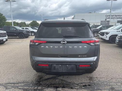 2022 Nissan Pathfinder SV 4WD