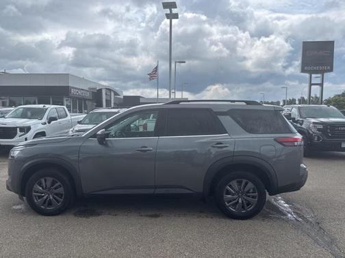 2022 Nissan Pathfinder SV 4WD