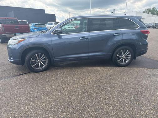 Shoreline Blue Pearl 2017 Toyota Highlander XLE