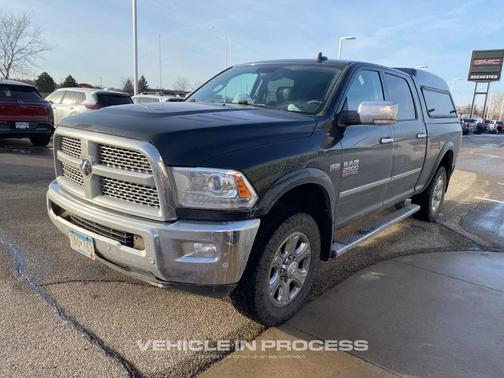 2018 RAM 2500 Laramie Crew Cab 4x4 6'4' Box