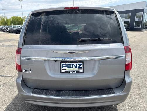 Billet Silver Metallic Clearcoat 2014 Chrysler Town & Country Touring