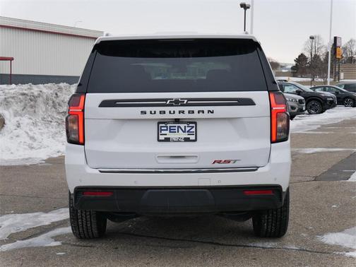 2024 Chevrolet Suburban RST