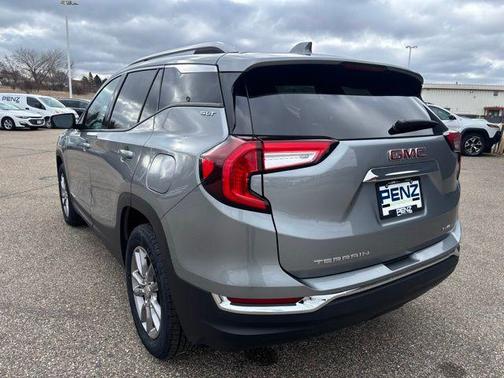 Sterling Metallic 2024 GMC Terrain SLT
