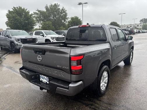 2024 Nissan Frontier SV