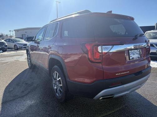 2023 GMC Acadia AWD SLT
