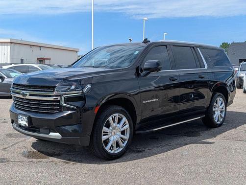 Black 2022 Chevrolet Suburban LT
