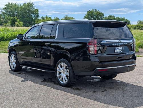 Black 2022 Chevrolet Suburban LT