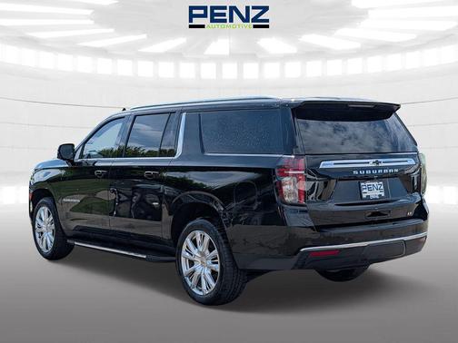 Black 2022 Chevrolet Suburban LT