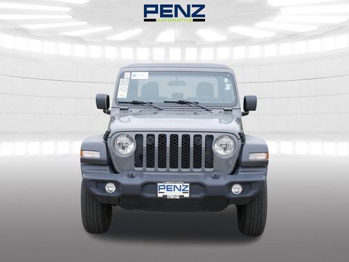 2022 Jeep Gladiator Sport