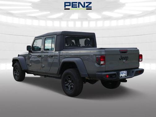 2022 Jeep Gladiator Sport