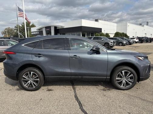 2024 Toyota Venza LE