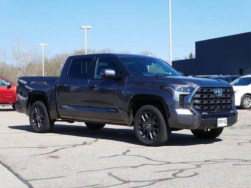 2023 Toyota Tundra Hybrid Platinum