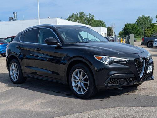 Vulcano Black Metallic 2018 Alfa Romeo Stelvio Ti