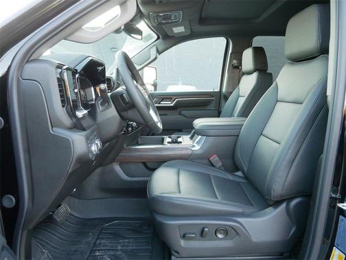 2026 GMC Sierra 3500 SLT